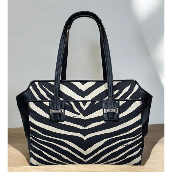 Coach F27009 Taylor Zebra Print Carryall Bag & NWT F51099 Small Wristlet - Picture 3 of 14